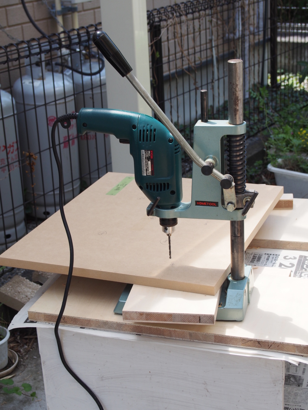2. Drilling screw guide holes