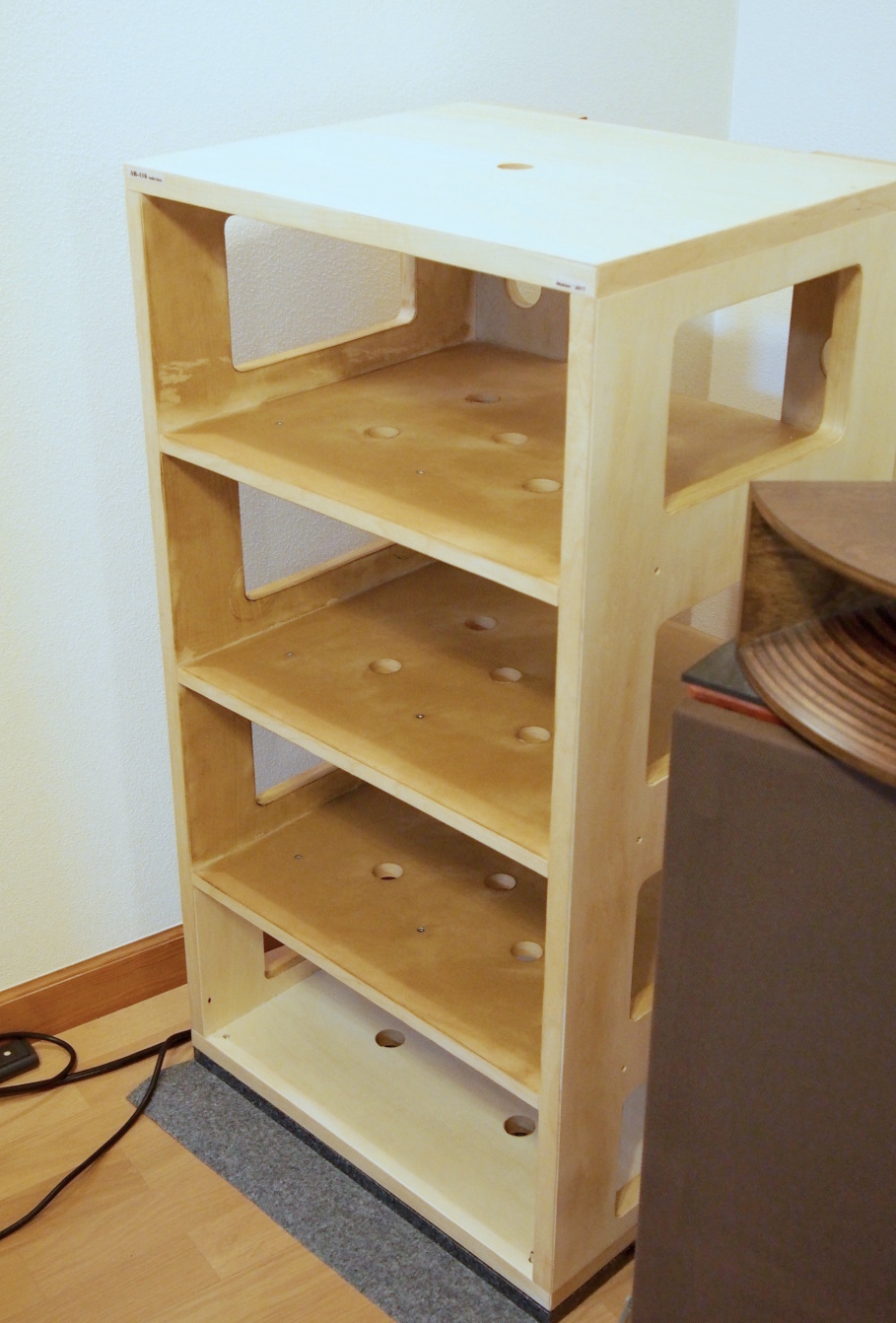 1. Place the granite base and the main body at installation position.