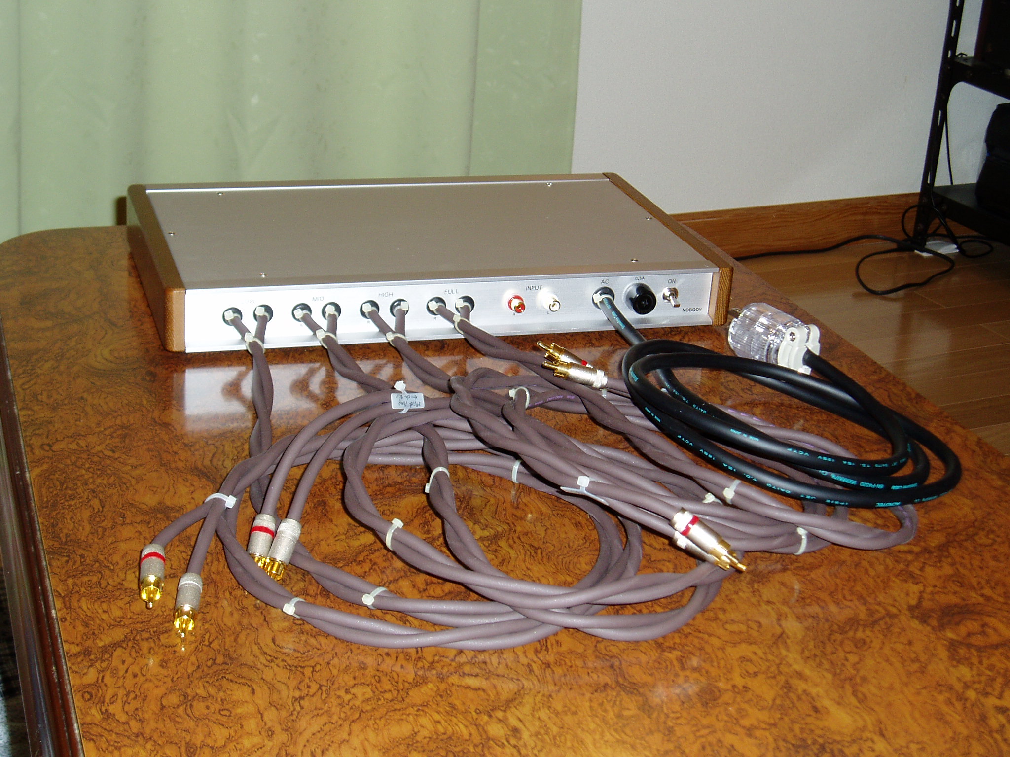 CD-211 - back view