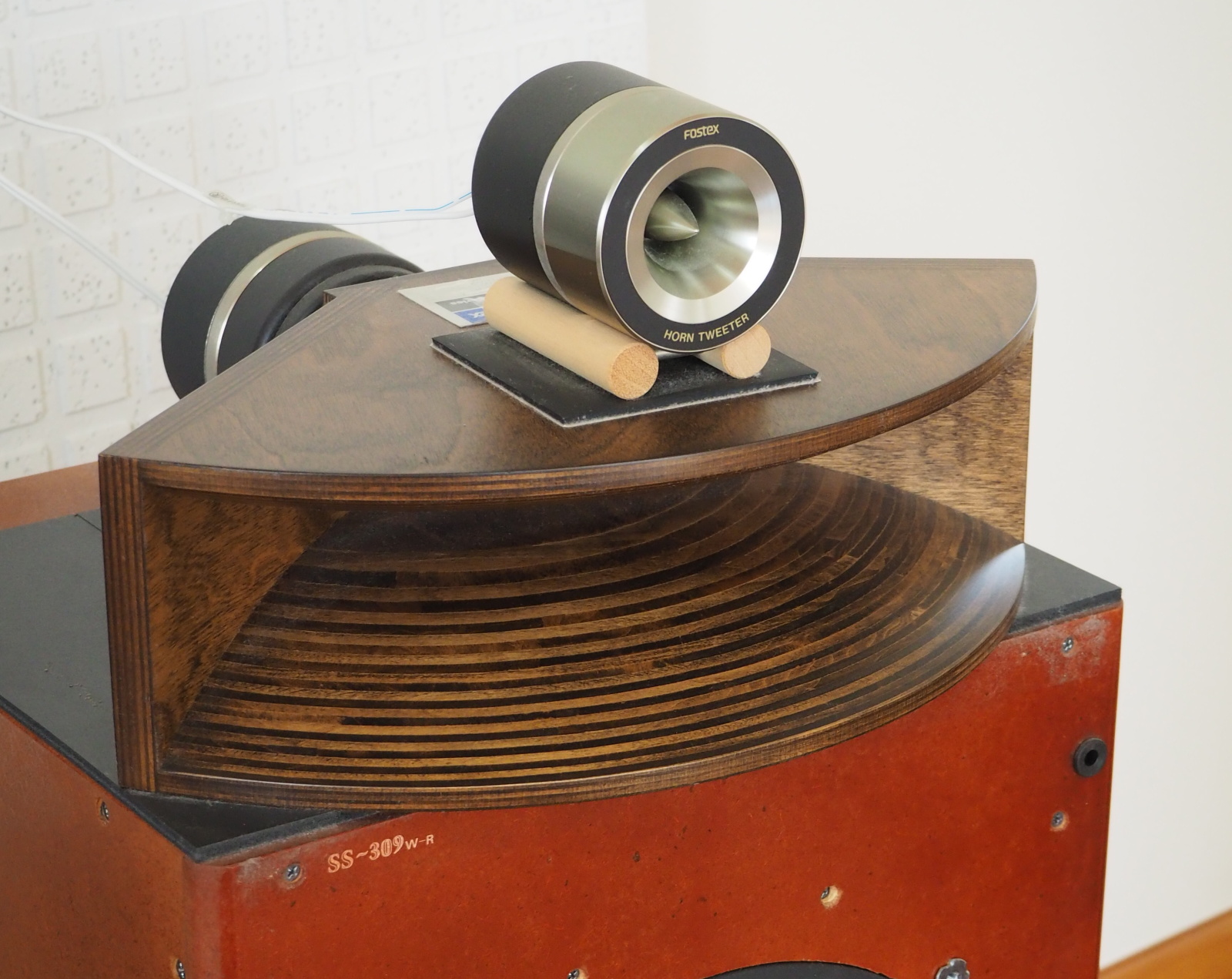 SS-309A position of tweeter