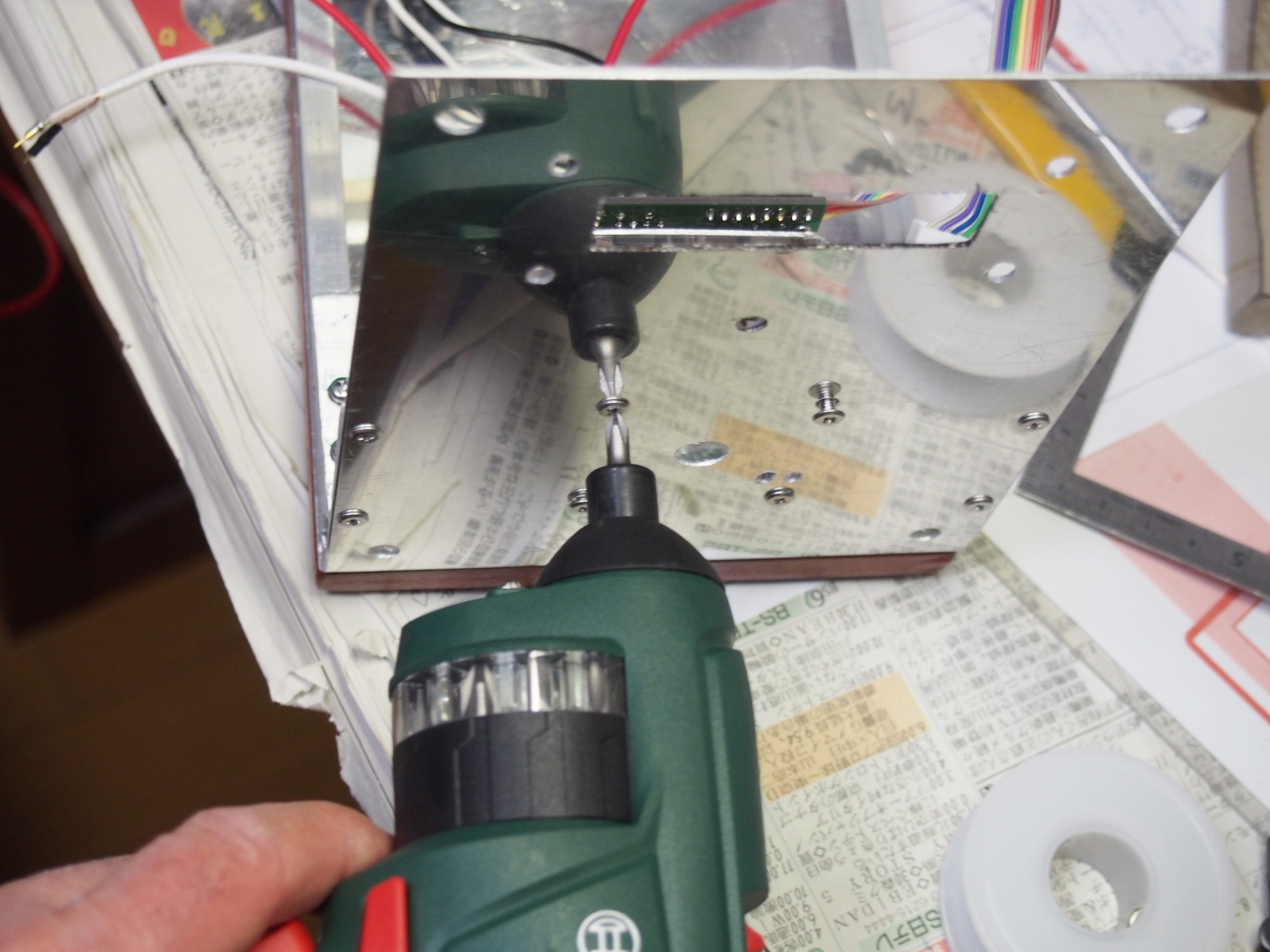 Assembling the front side using "new weapon"