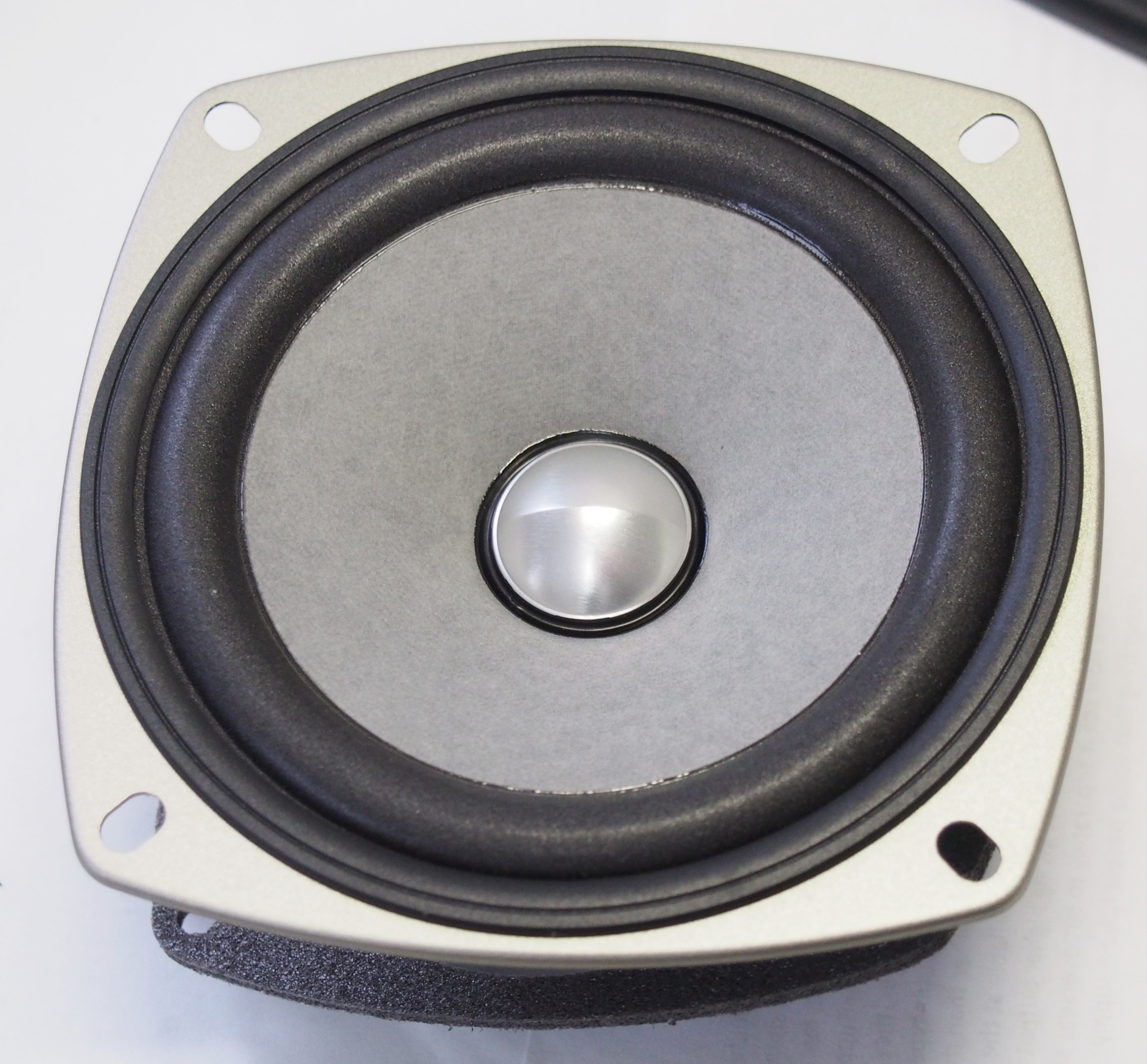 Fostex FF105WK (front)