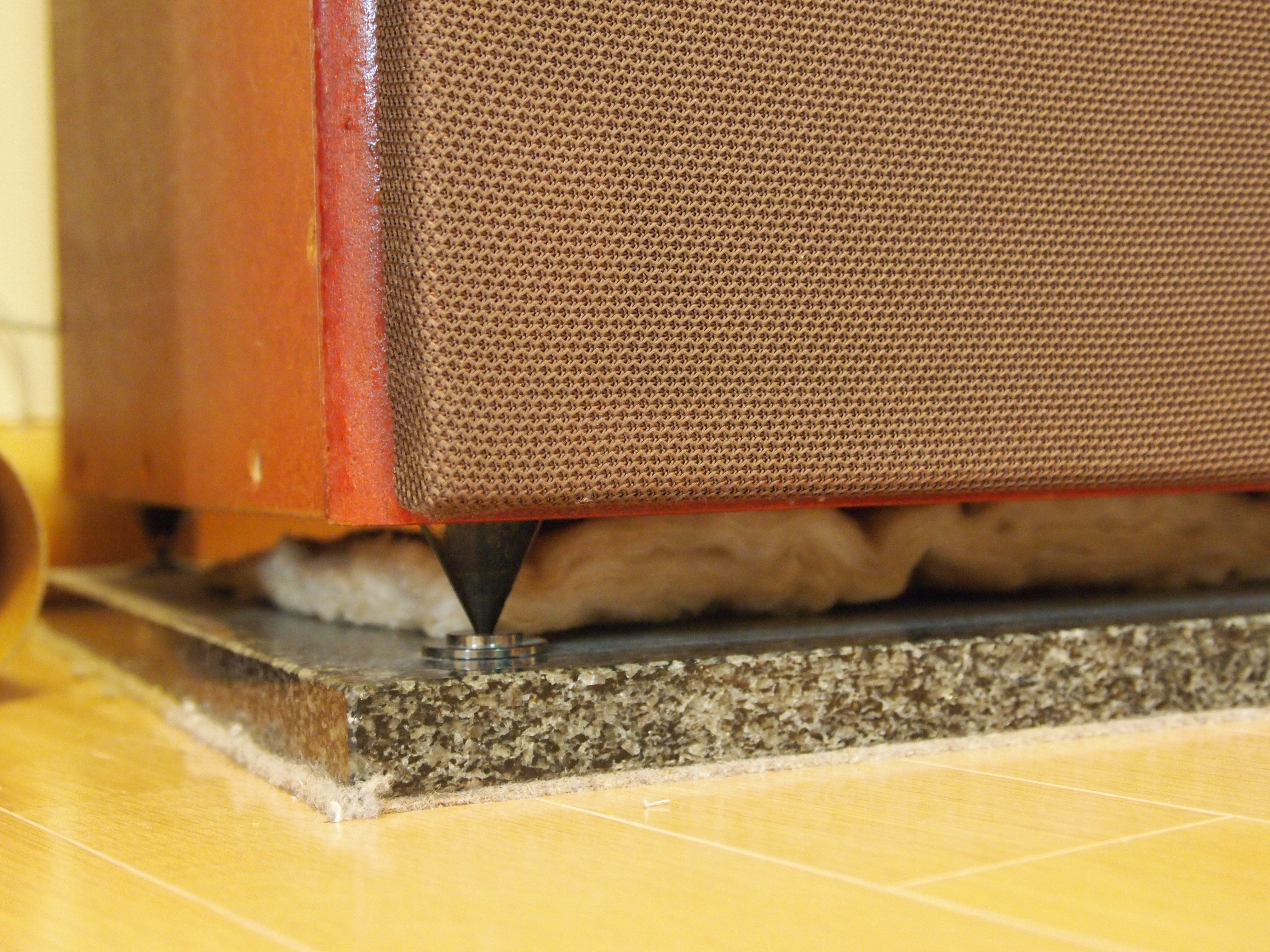 Improved speaker base