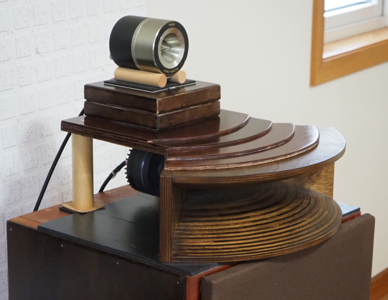 Tweeter Rack and Wood Spacer in use